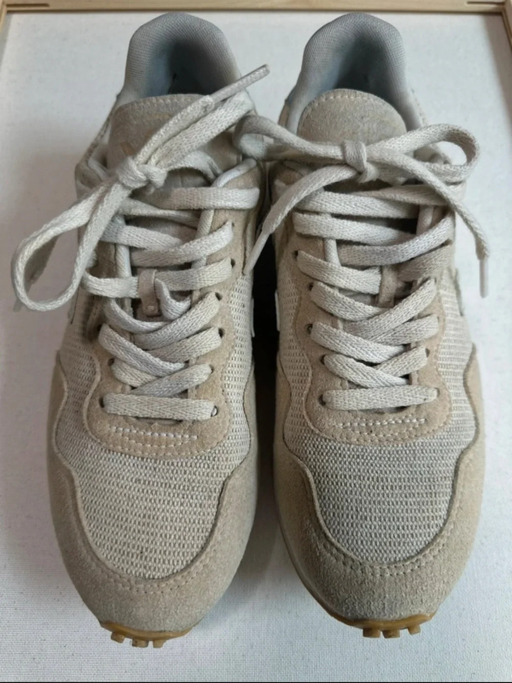 Veja light beige